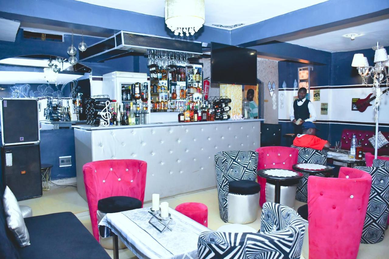 Hotel Restaurant Constellation Tchang エクステリア 写真