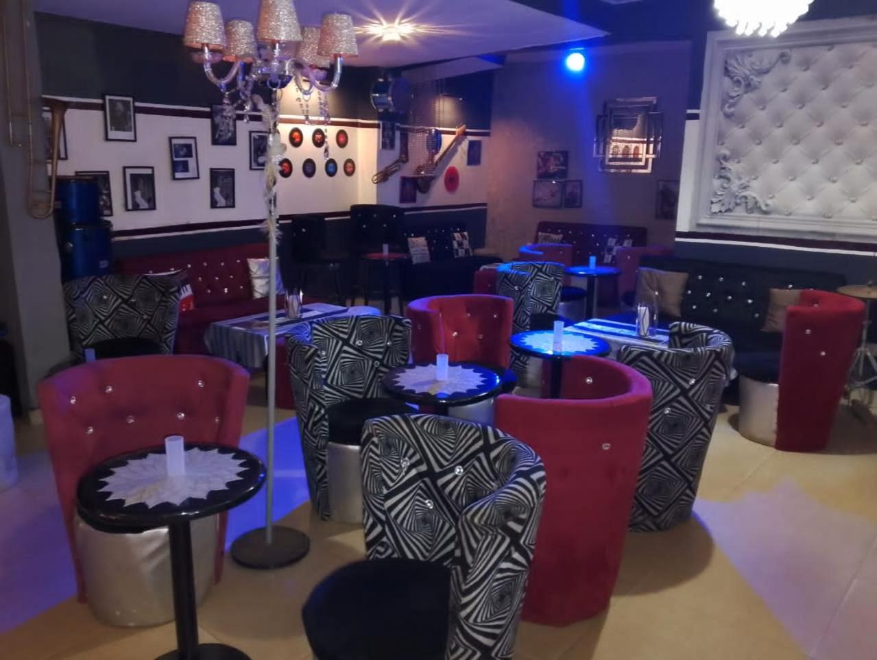 Hotel Restaurant Constellation Tchang エクステリア 写真