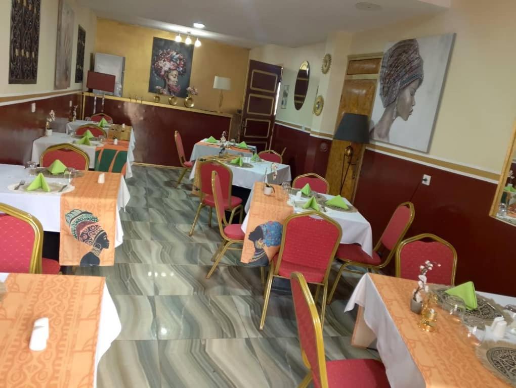 Hotel Restaurant Constellation Tchang エクステリア 写真